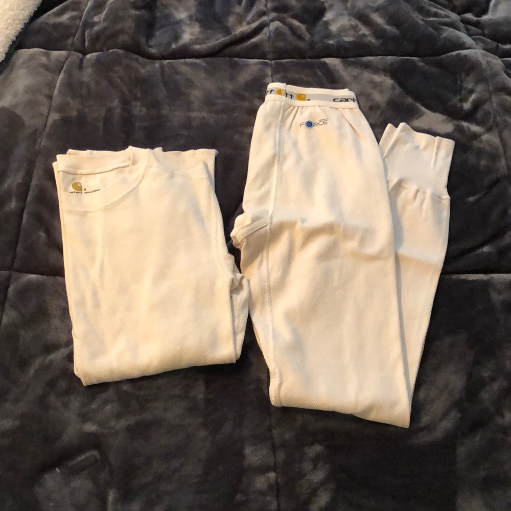 Small Carharrt base layer thermal set